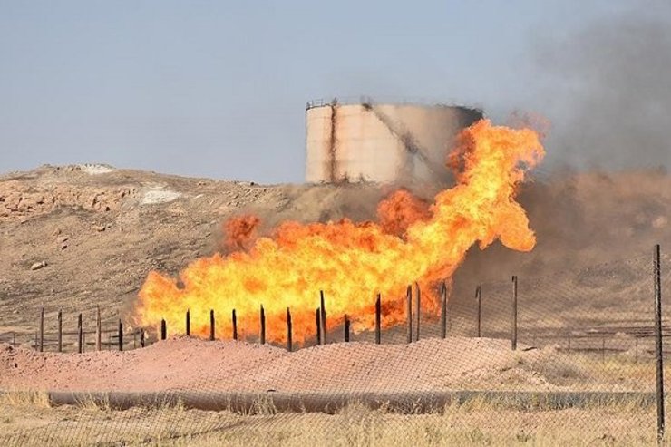 آتش‌ اطراف خطوط لوله نفت منطقه برومی اهواز