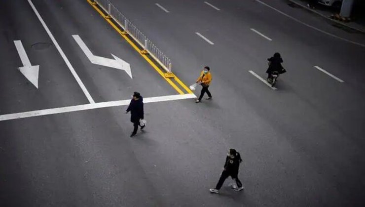 برخورد خودرو با عابران پیاده در چین