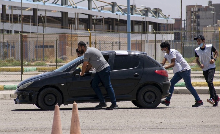تصاویر| مسابقه اتومبیل‌رانی در کرمان