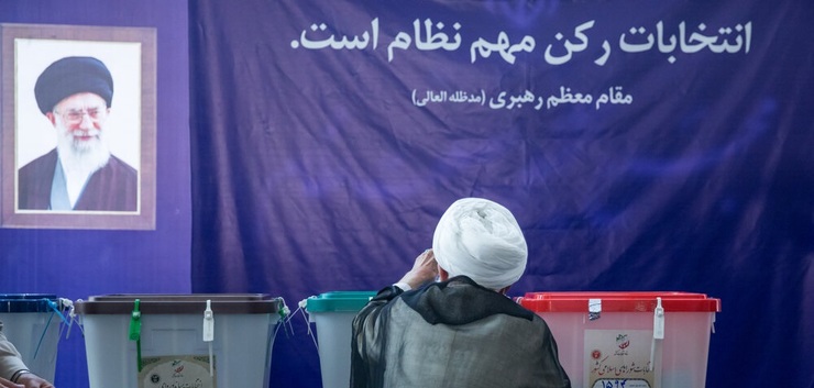 تصاویر| حضور شخصیت ها و مسئولین نظام در انتخابات ۱۴۰۰