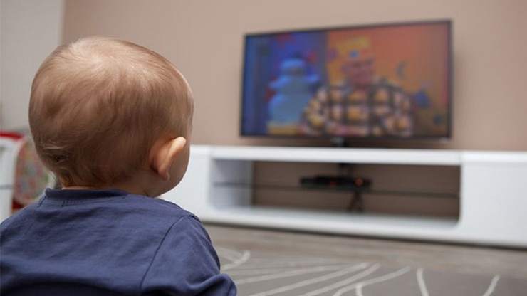 کودکان زیر دوسال تلویزیون نبینند!