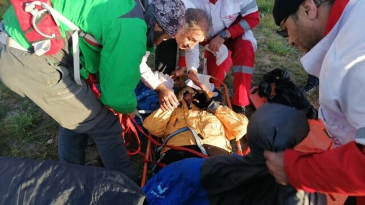 عملیات ۱۷ ساعته برای نجات زن کوهنورد در ارتفاعات سهند
