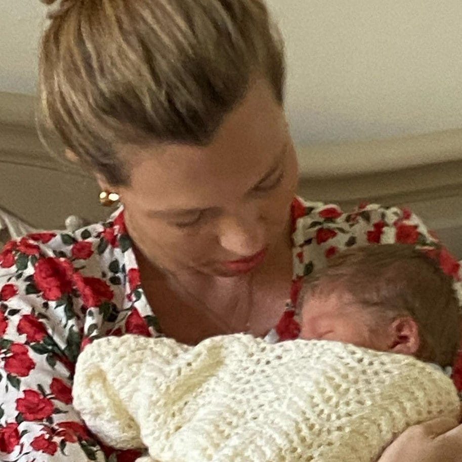 ازدواج مخفیانه نخست وزیر بریتانیا/ با رعایت محدودیتهای کرونایی ازدواج مخفیانه نخست وزیر بریتانیا/ با رعایت محدودیتهای کرونایی