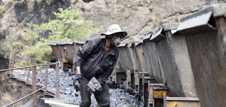 تصاویر| معدن زغال سنگ زمستان یورت