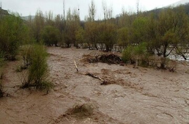 سیلاب راه ارتباطی ۳۳ روستای قصرقند سیستان وبلوچستان را مسدود کرد