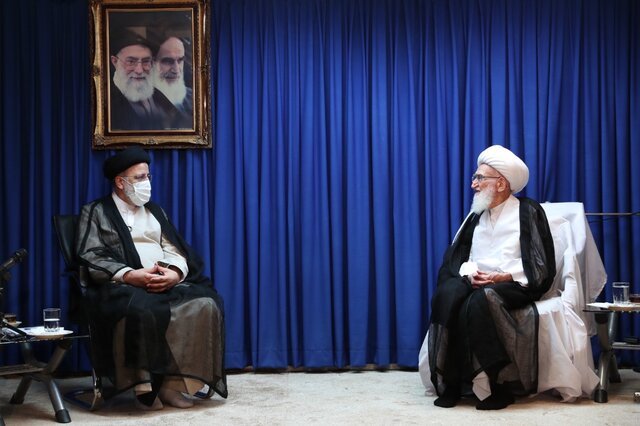 دیدار رئیسی با تعدادی از مراجع تقلید در قم