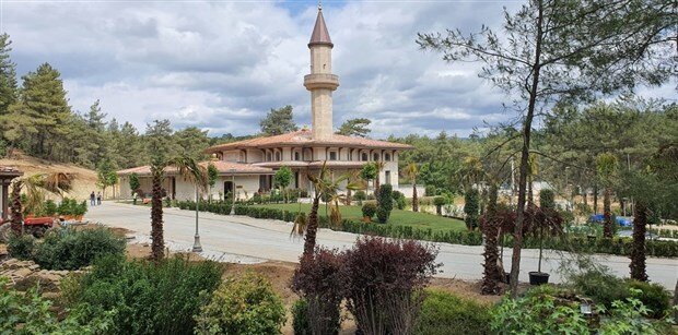 عکسهای کاخ جدید رئیس جمهور ترکیه؛ همسر اردوغان: کم بخورید! عکسهای کاخ جدید رئیس جمهور ترکیه؛ همسر اردوغان: کم بخورید!