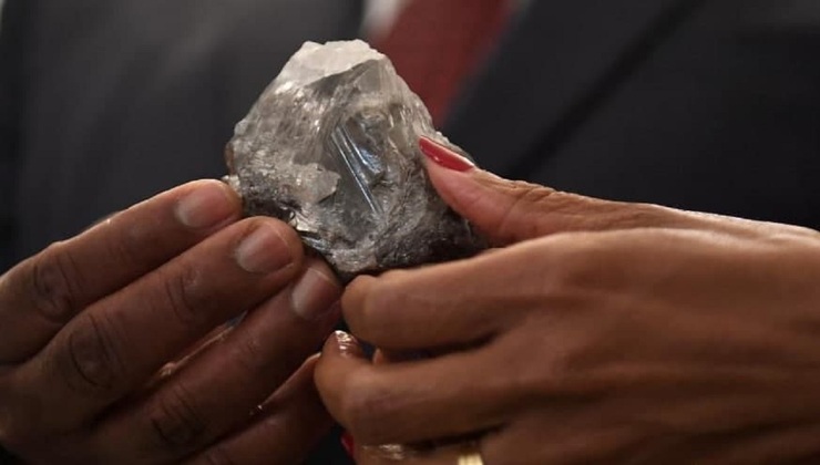 تصاویر| کشف الماس عظیم ۱.۱۷۴ قیراطی در بوتسوانا