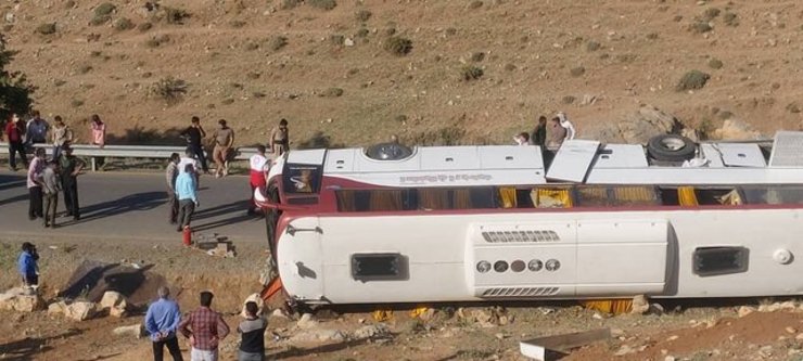 دستور وزیر کشور درباره حادثه اتوبوس خبرنگاران