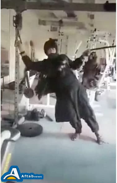عکس| تمسخر امریکاییها توسط طالبان در سالن بدنسازی عکس| تمسخر امریکاییها توسط طالبان در سالن بدنسازی
