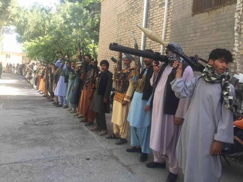 خیزش مردمی علیه طالبان/ زنان افغان سلاح برداشتند