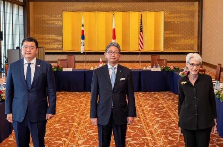 رایزنی آمریکا، ژاپن و کره‌جنوبی درباره مسائل تنگه تایوان و کره‌شمالی