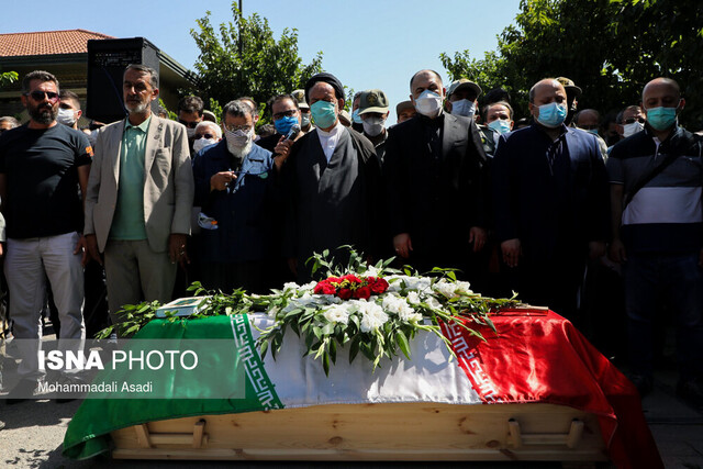 مراسم تشییع پیکر خبرنگارهای ایسنا و ایرنا برگزار شد مراسم تشییع پیکر خبرنگارهای ایسنا و ایرنا برگزار شد