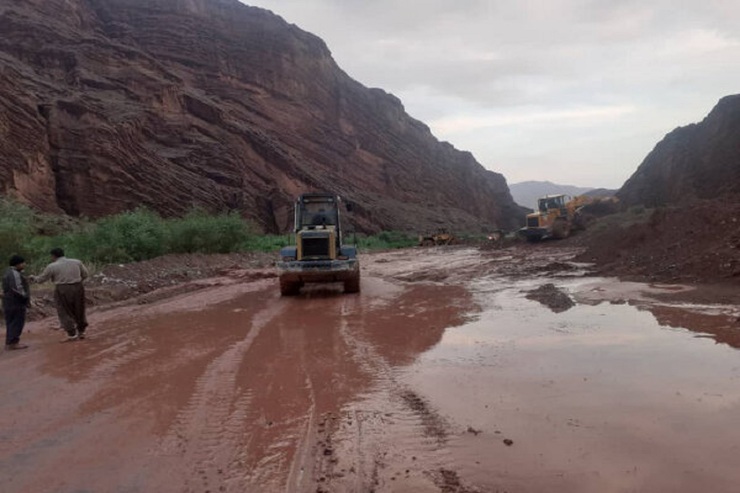 وقوع سیلاب در مراوه تپه/ مسیر ۵ روستای بازگشایی شد