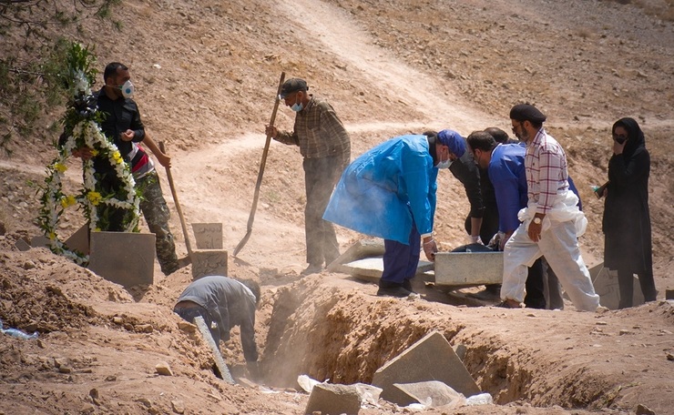 تصاویر| بوستان جنگلی کرمان تبدیل به قبرستان کرونایی‌ها شد