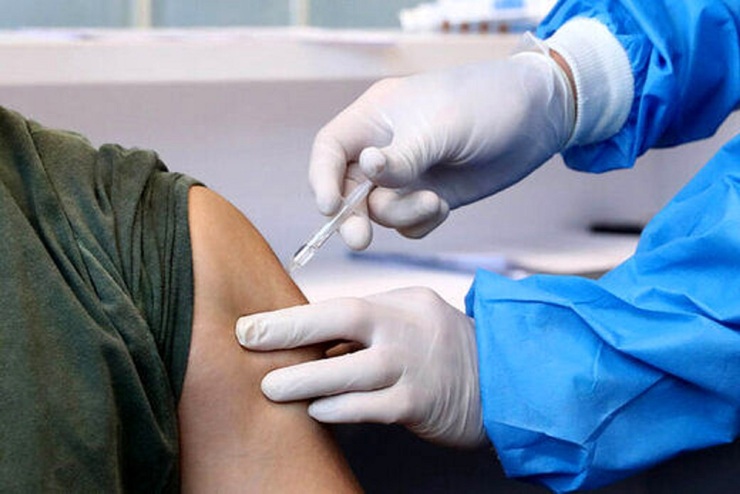 معلمان و اساتید دانشگاه برای واکسن کرونا ثبت‌نام کنند