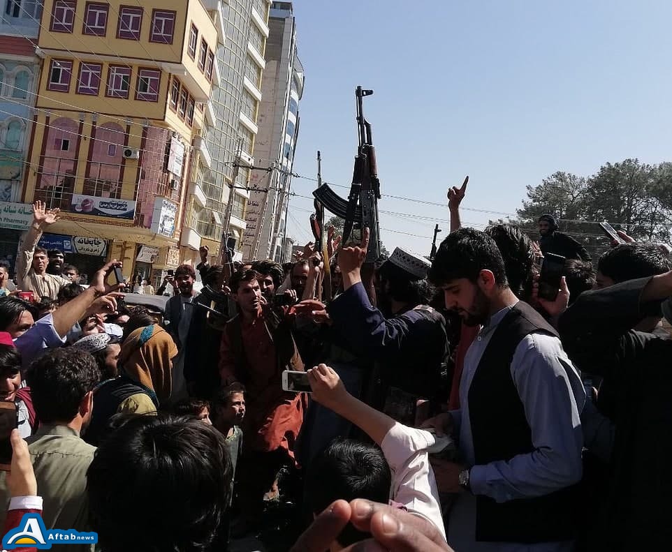 تصاویر| مجازات قرون وسطایی سارقان توسط طالبان تصاویر| مجازات قرون وسطایی سارقان توسط طالبان