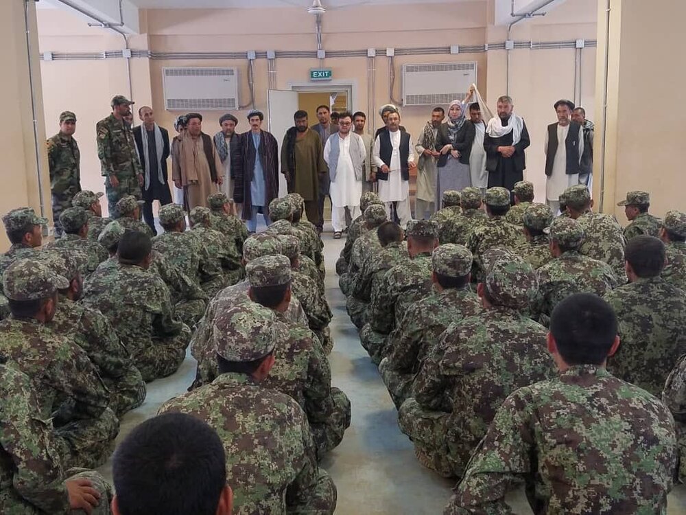 زنی که با مردسالاری افغانستان جنگید و فرمانده خط مقدم جنگ بود؛امروز اسیر طالبان شد/عکس زنی که با مردسالاری افغانستان جنگید و فرمانده خط مقدم جنگ بود؛امروز اسیر طالبان شد/عکس