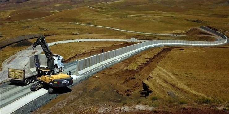 فیلم| دیوارکشیدن ترکیه در مرز ایران برای مقابله با مهاجران افغان