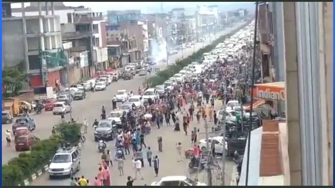 استقبال باورنکردنی از مدال آور هندی در بمبئی استقبال باورنکردنی از مدال آور هندی در بمبئی