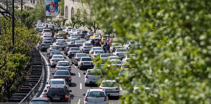 ترافیک پرحجم تهران در اولین روز شهریور با تغییر ساعات کاری ادارات
