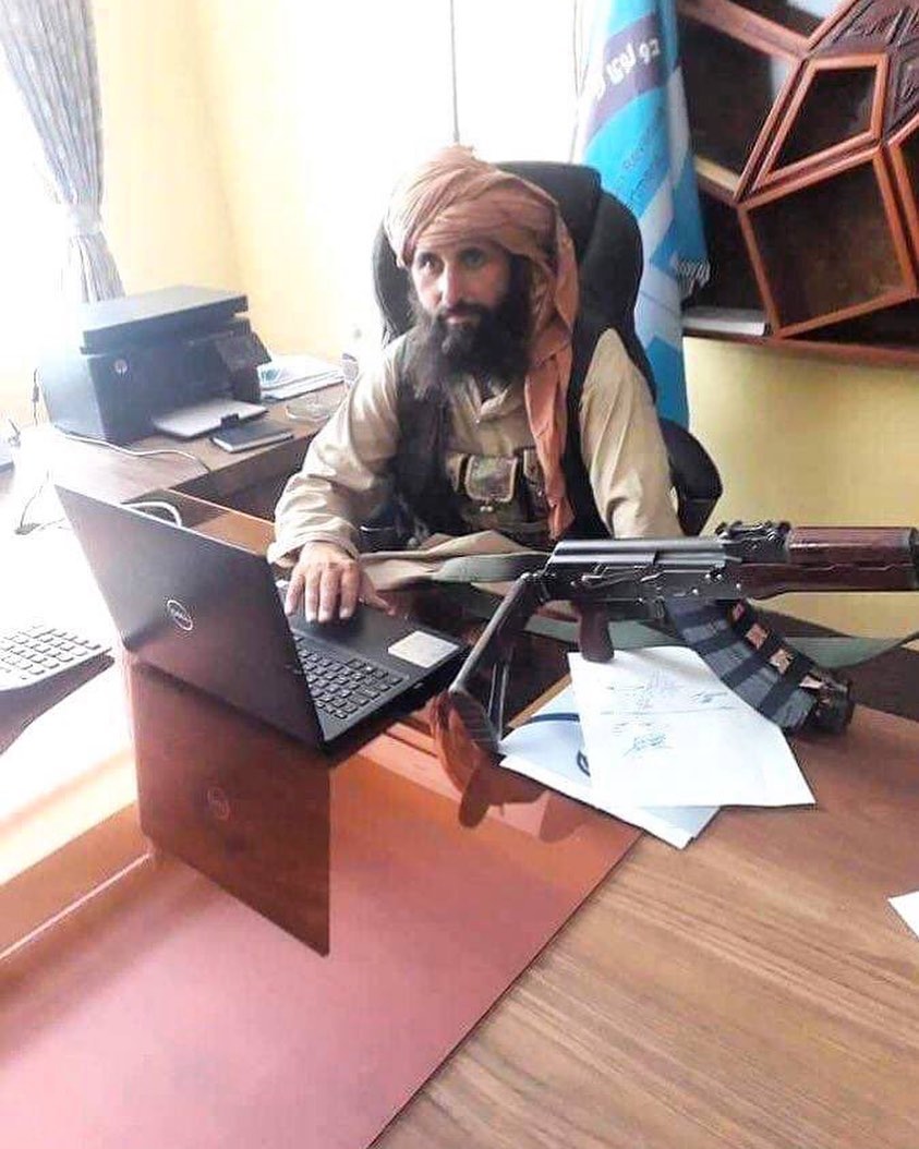 تصویری عجیب از رئیس جدید بانک مرکزی افغانستان!