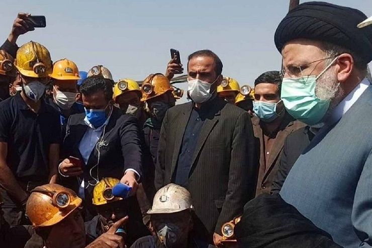 مهلت ۲۰ روزه رئیسی به پیمانکاران طبسی برای حل مشکلات کارگران