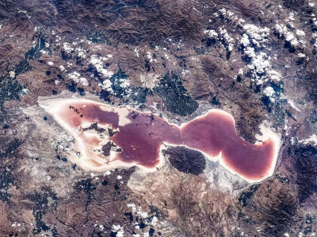 تصویر دردناک ایستگاه فضایی چین از دریاچه ارومیه تصویر دردناک ایستگاه فضایی چین از دریاچه ارومیه