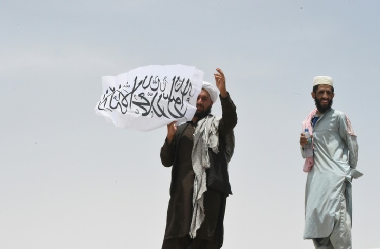فیلم| شکستن تلویزیون‌ها در افغانستان به دستور طالبان!