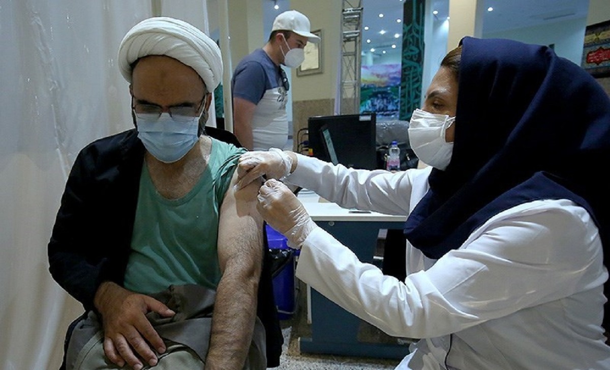 تصاویر| مرکز تجمیعی واکسیناسیون تالار قرآن در همدان