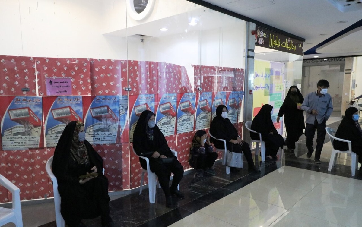 تصاویر| واکسیناسیون اتباع خارجی در مشهد