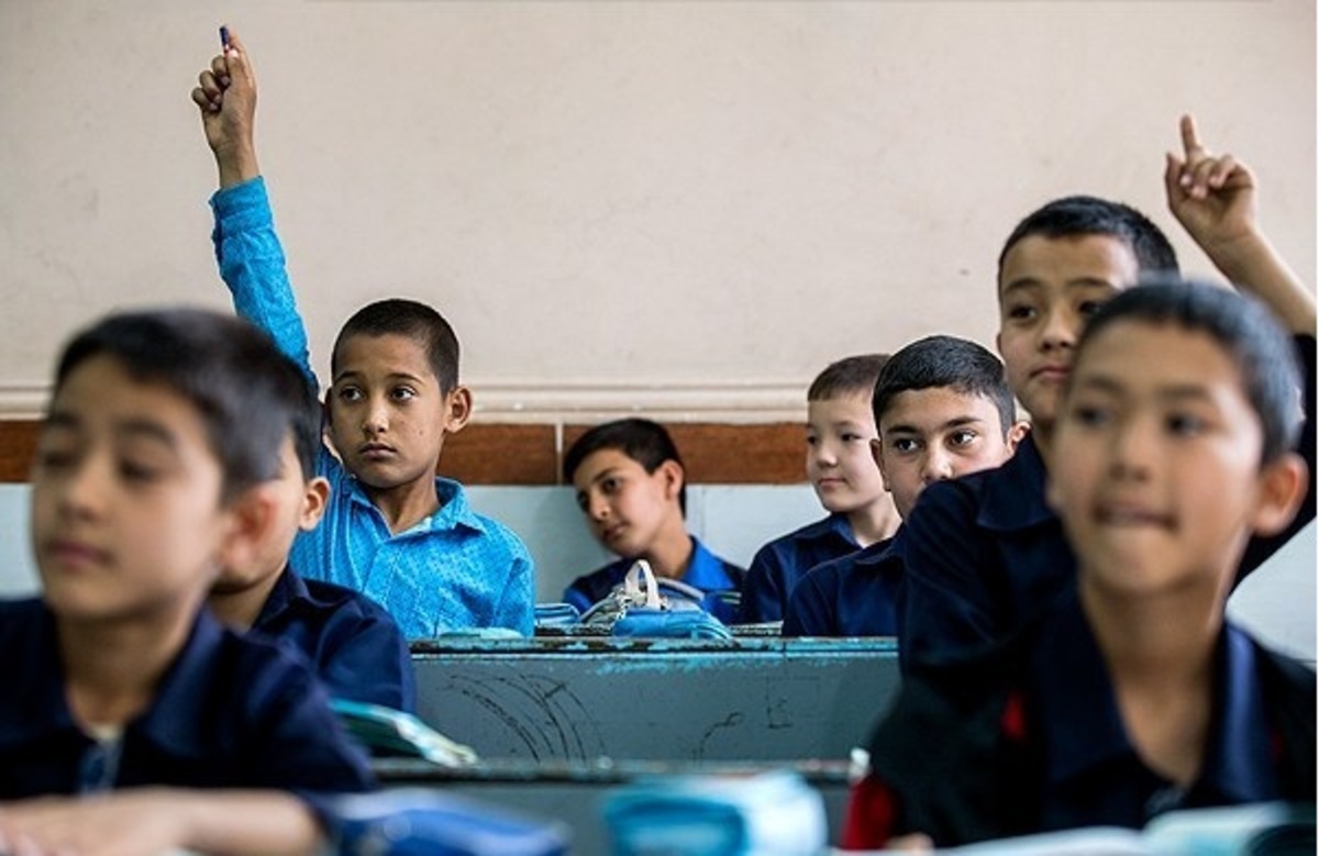 طالبان: مدارس پسرانه از فردا آغاز می‌شوند/ خبری از مدارس دخترانه نیست