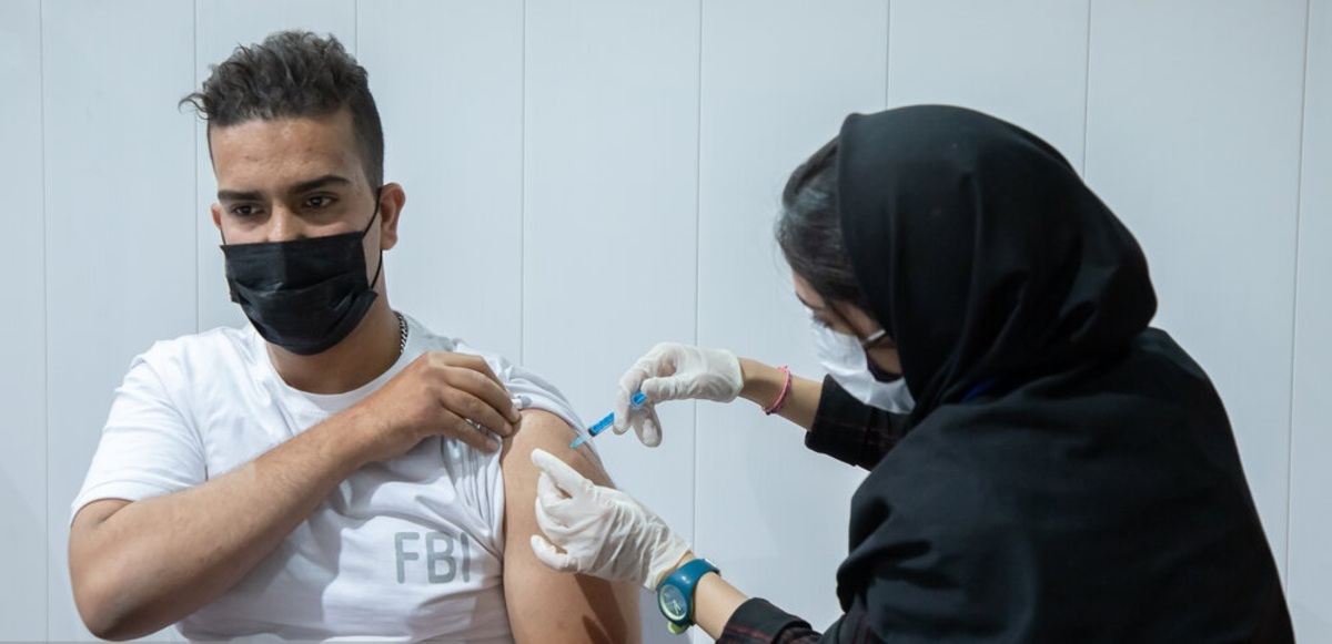 تصاویر| آغاز واکسیناسیون شبانه در اراک