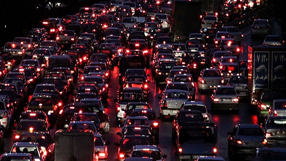 فیلم| ترافیک فوق سنگین گردنه حیران در آخرین جمعه تابستان
