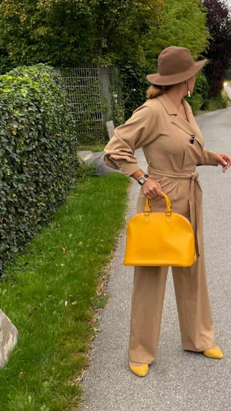 عکس| مهناز افشار با تیپی متفاوت