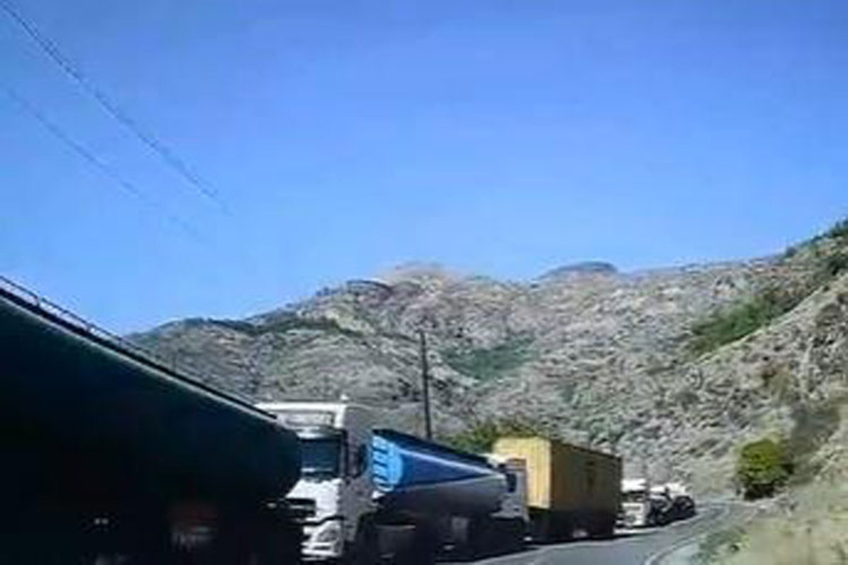 فیلم| ماجرای ممانعت آذربایجان از تردد خودروهای ایرانی به ارمنستان
