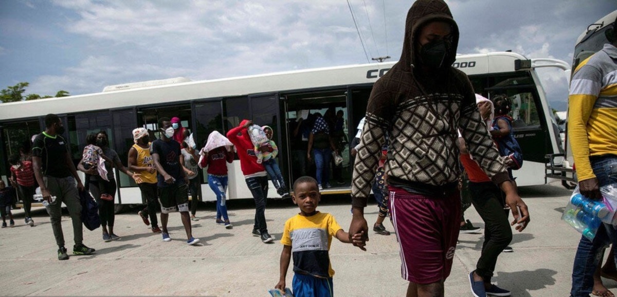 تصاویر| بلاتکلیفی پناهجویان در مرز آمریکا