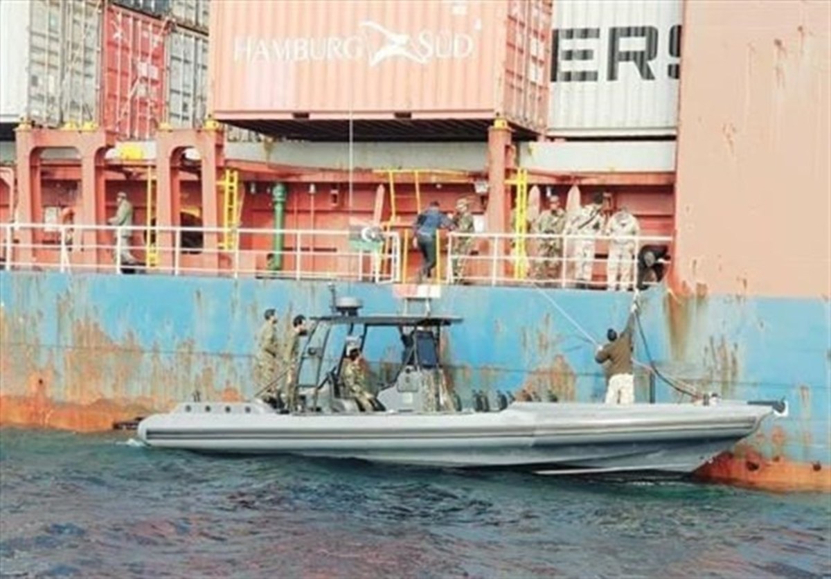 توقیف ۴ کشتی صیادی در خوزستان