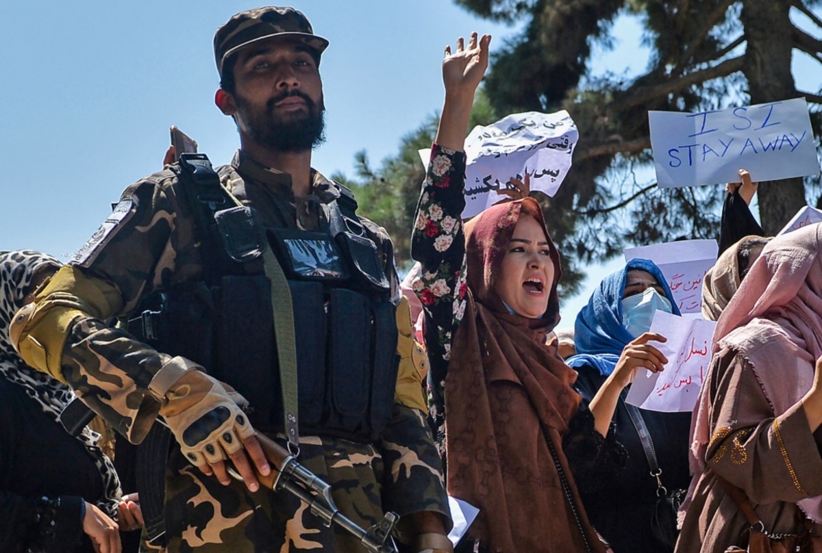 فیلم| اعتراض زنان افغان به سیاست حذف زنان توسط طالبان