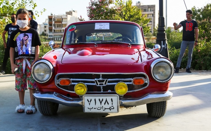 تصاویر| نمایش خودروهای کلاسیک در شیراز