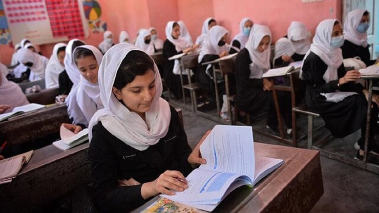 وزیر پیشنهادی آموزش طالبان: زنان اجازه ورود به دانشگاه را دارند اما نه به صورت مختلط