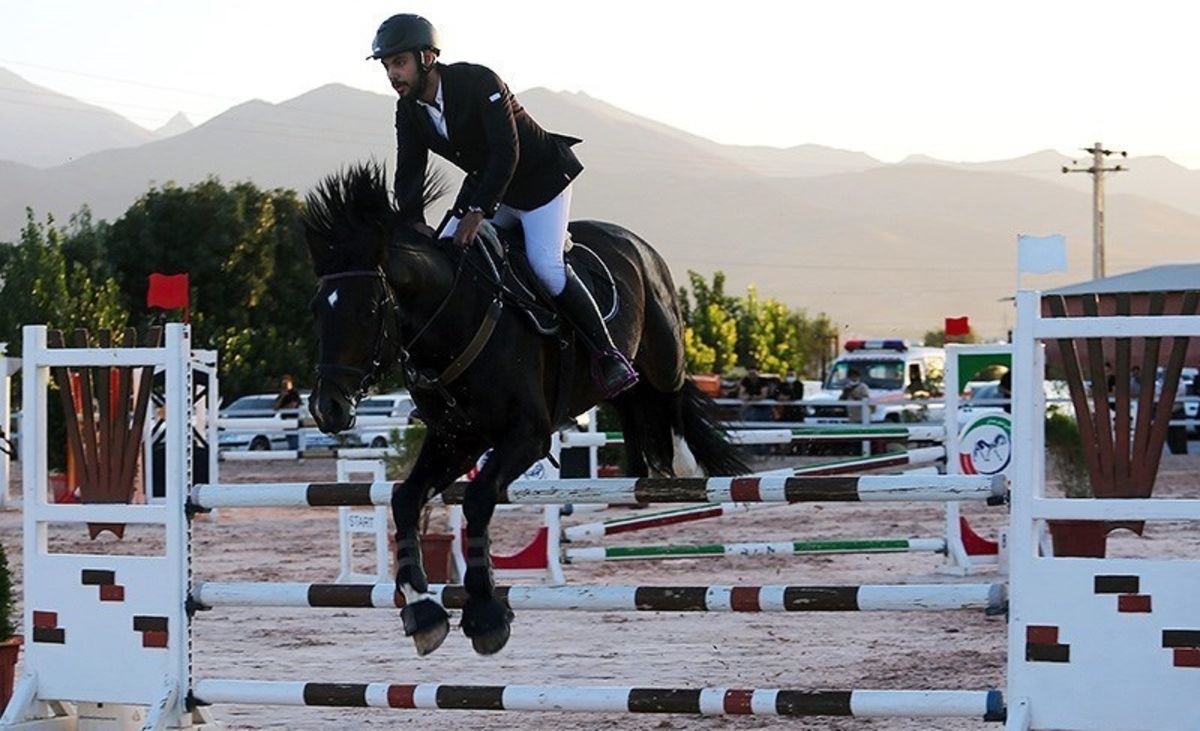 تصاویر| مسابقات قهرمانی پرش با اسب در همدان
