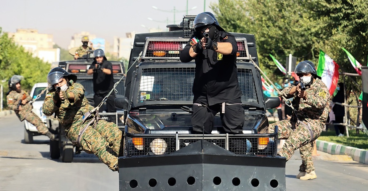 تصاویر| رژه نیرو‌های مسلح در شهرکرد