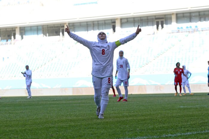 گلباران بنگلادش توسط زنان فوتبالیست ایران گلباران بنگلادش توسط زنان فوتبالیست ایران