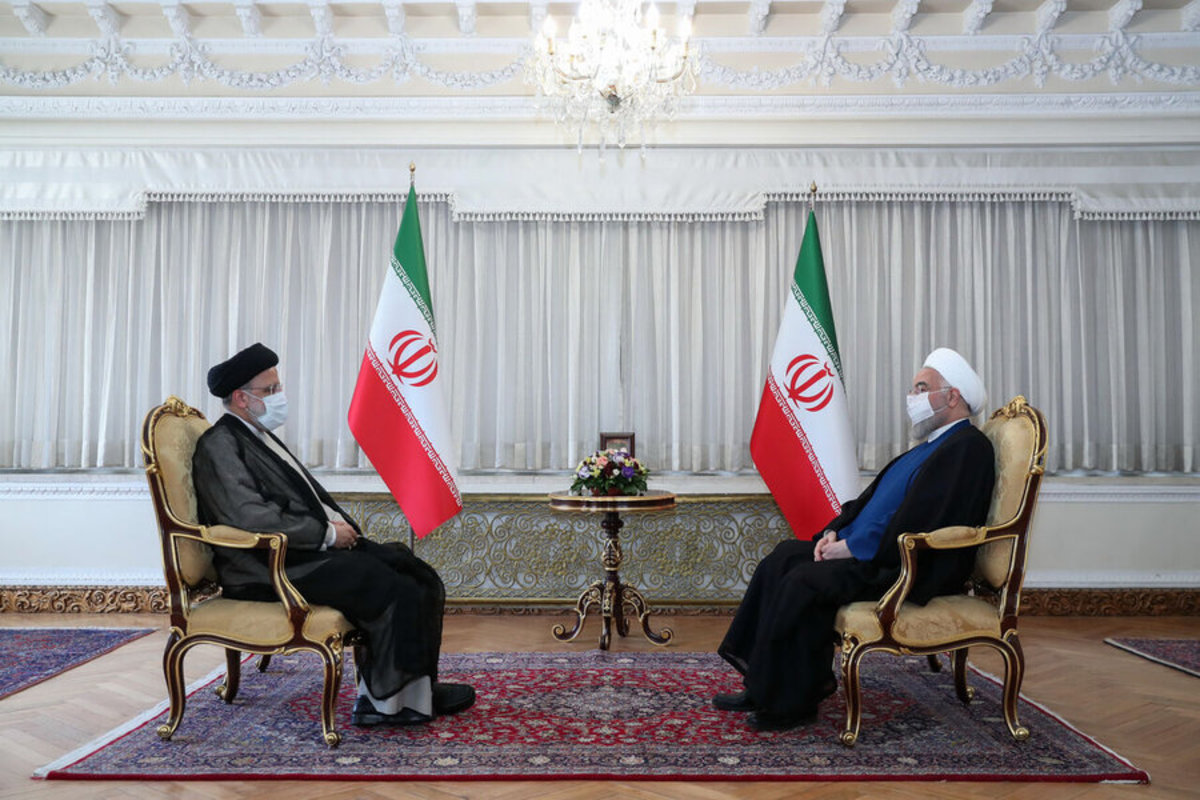 ادامه تمجیدهای کیهان از رئیسی و حمله به روحانی: رئیسی موفق به رفع یک بحران خطرناک شد