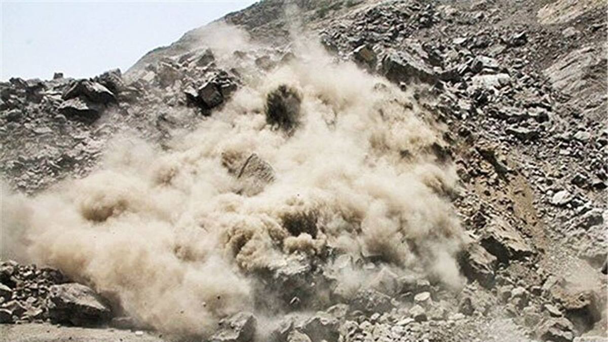 فیلم| ریزش کوه در دمه شیمبار