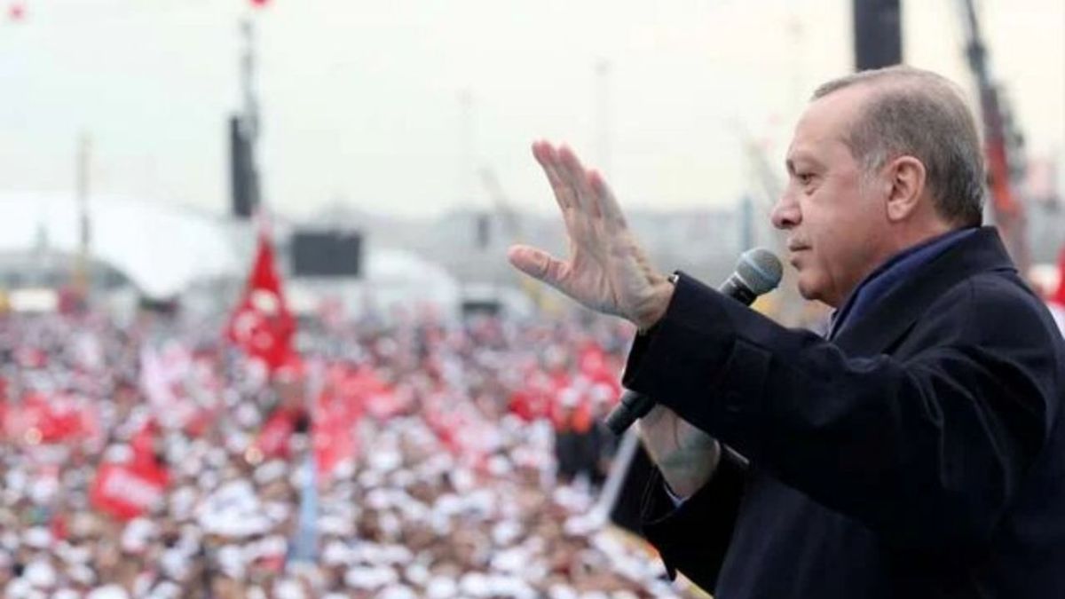 فیلم| زمین خوردن خنده‌دار اردوغان از روی اسب