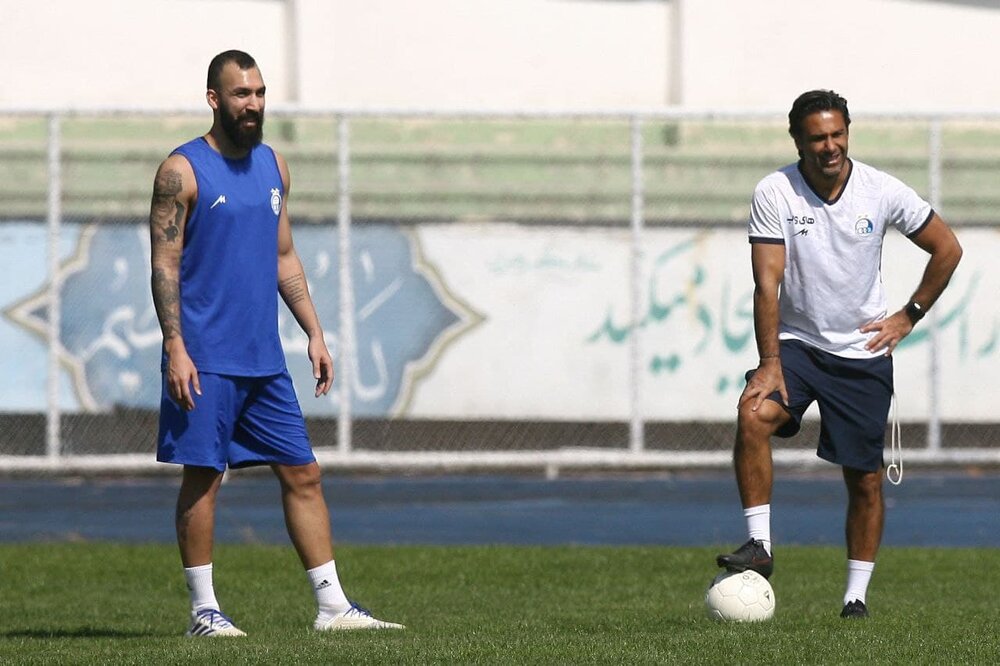 اولین تصویر از روزبه چشمی در لباس استقلال/عکس