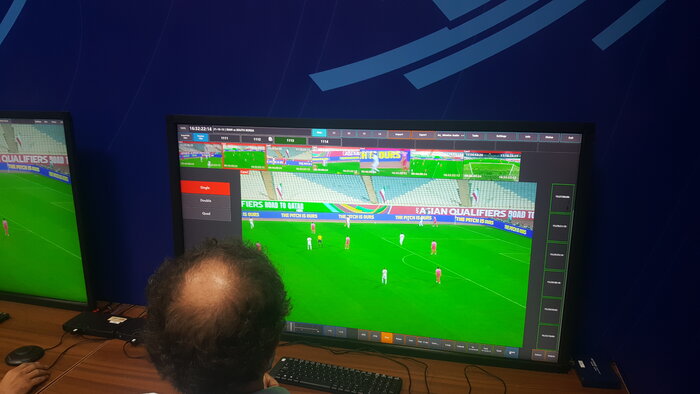 عکس| رونمایی از اتاق VAR و بررسی صحنه بحثبرانگیز بازی ایران و کره عکس| رونمایی از اتاق VAR و بررسی صحنه بحثبرانگیز بازی ایران و کره
