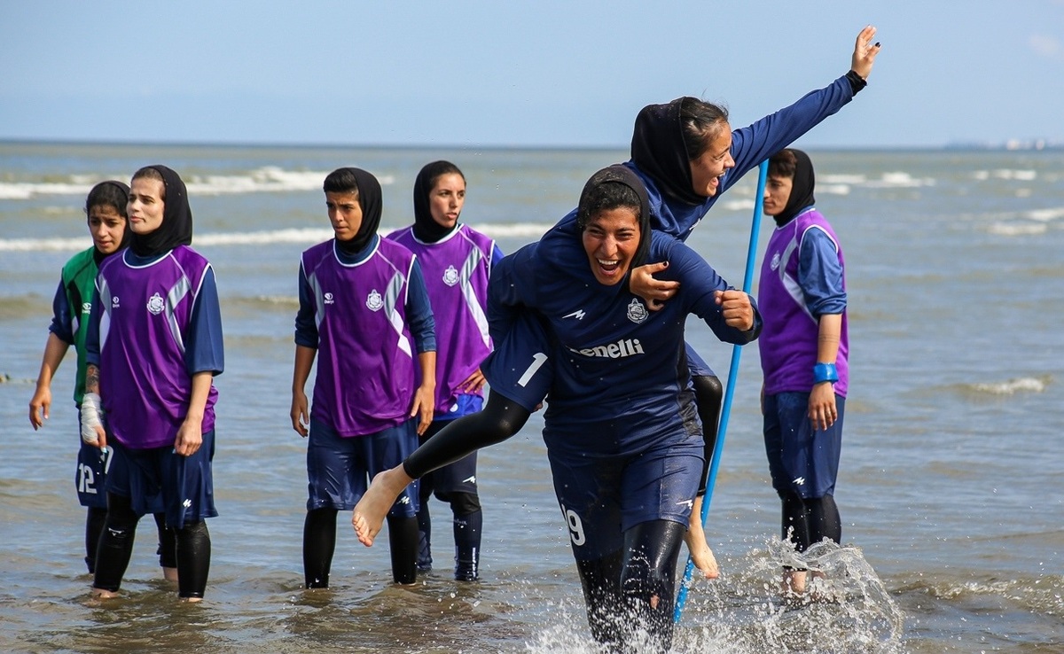 تصاویر| تمرین تیم فوتبال زنان ملوان بندر انزلی